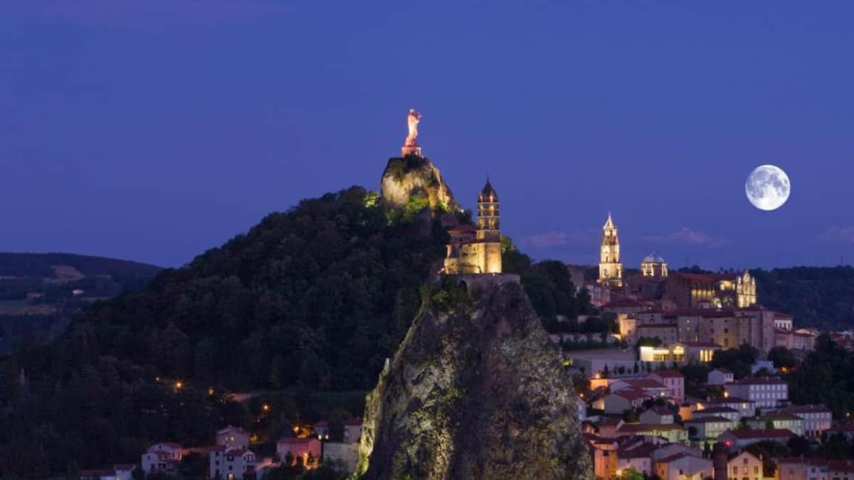 Bel Appartement Au Coeur Du Puy En Velay Le Puy-en-Velay Exteriér fotografie